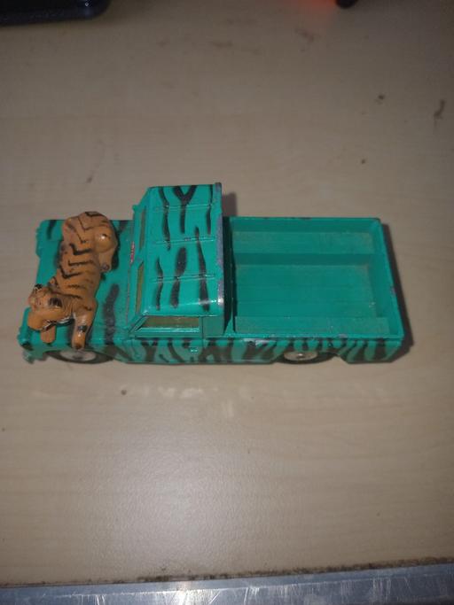  — corgi land-rover car