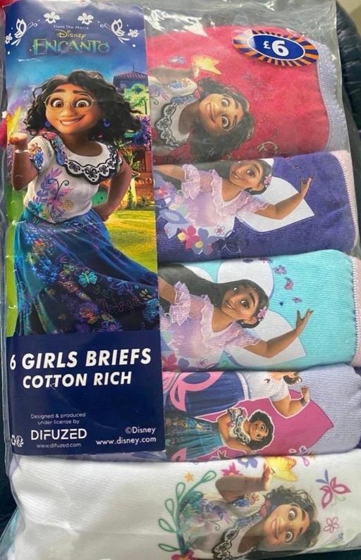  — Girls knickers age 3/4 years