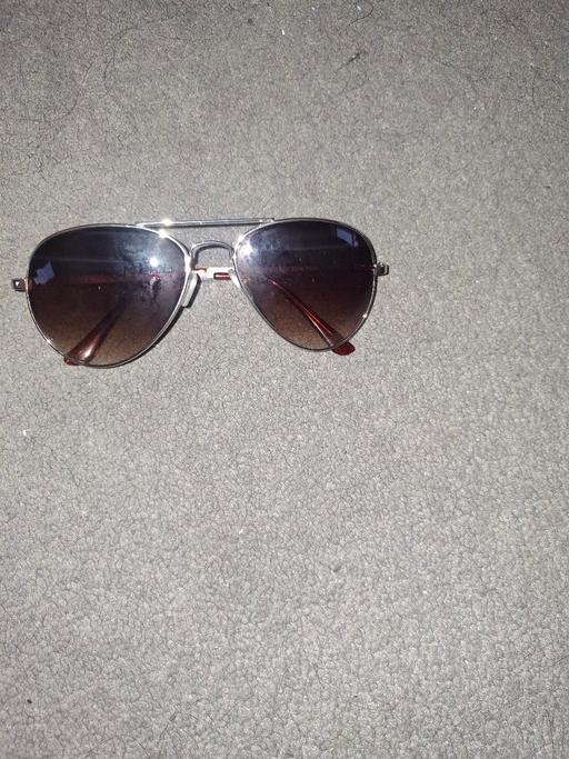  — ladies sunglasses