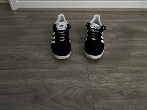  — Adidas men’s gazelle trainers