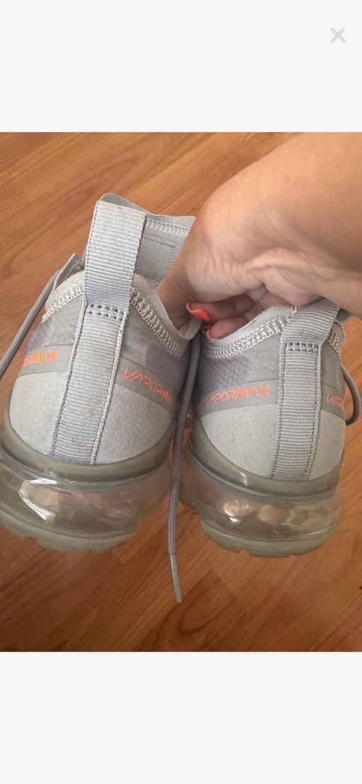  — Unisex Junior vapormax size 5