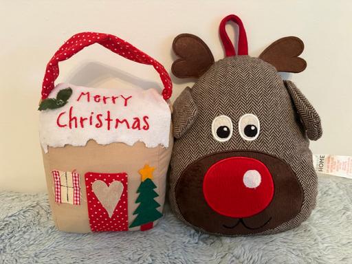  — Christmas Doorstops