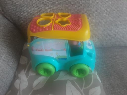 — Peppa Pig shape sorter