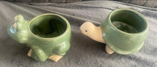  — Plant pots