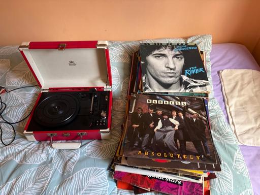  — LPS and Record Player