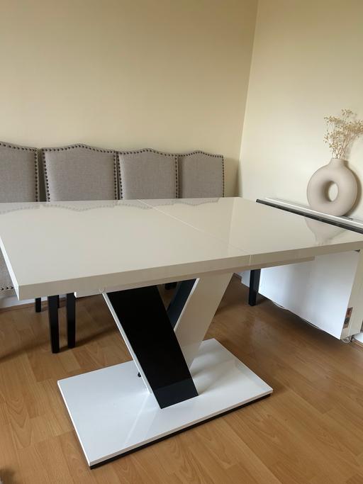  — DINING TABLE FOR SALE ASAP
