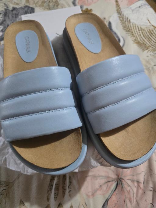  — NEW size 5.5 womens siders