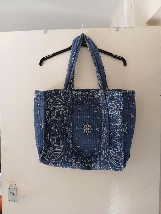  — Padded Shopping Bag