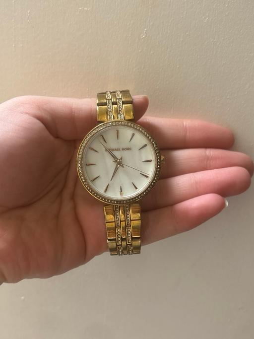  — Michael kors watch
