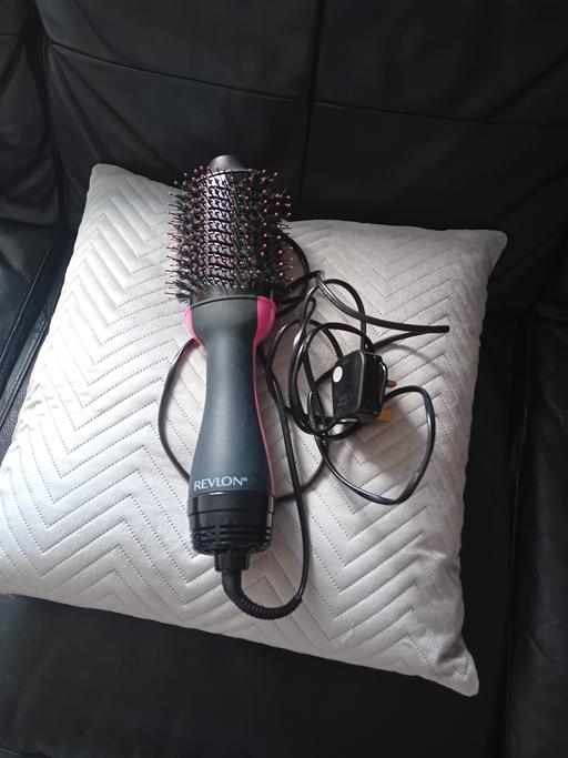  — Revlon hair dryer brush