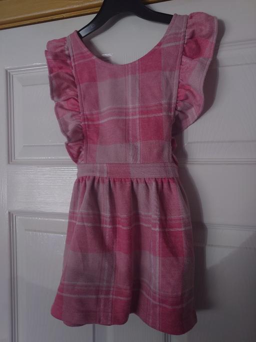  — Girls pink dress size 3-4 years
