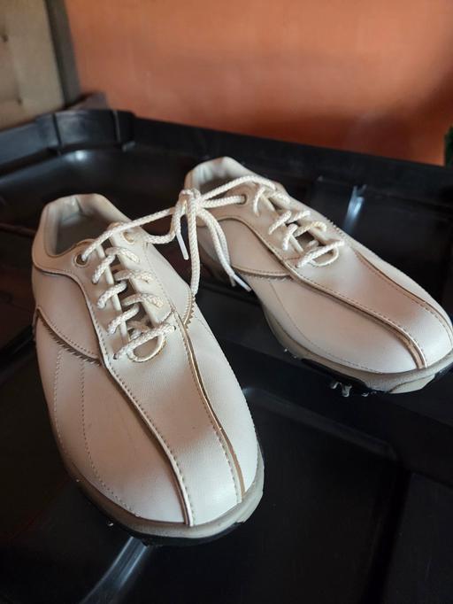  — size 4 golf shoes