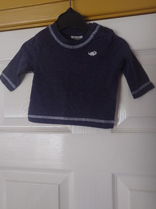  — Baby boys navy top size up to 1 month