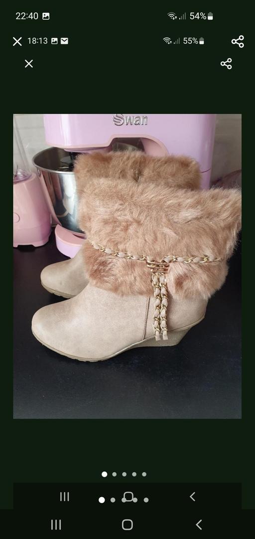  — ladies fur trim boots NEW