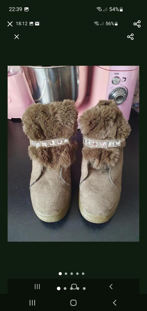  — ladies/girls fur trim boots NEW