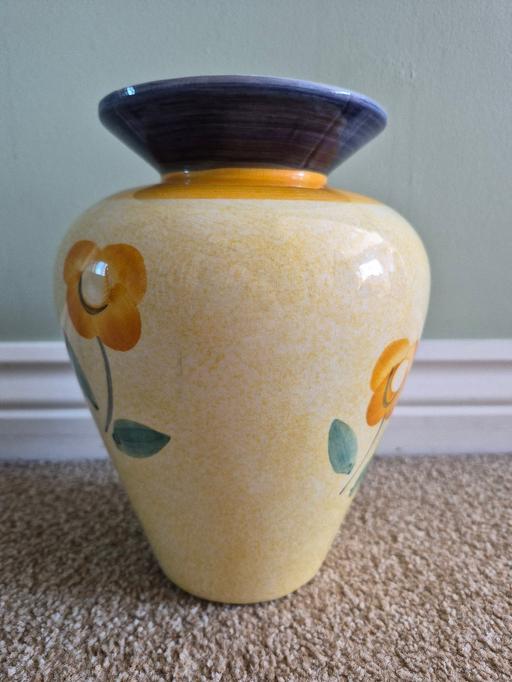  — Pretty Vase