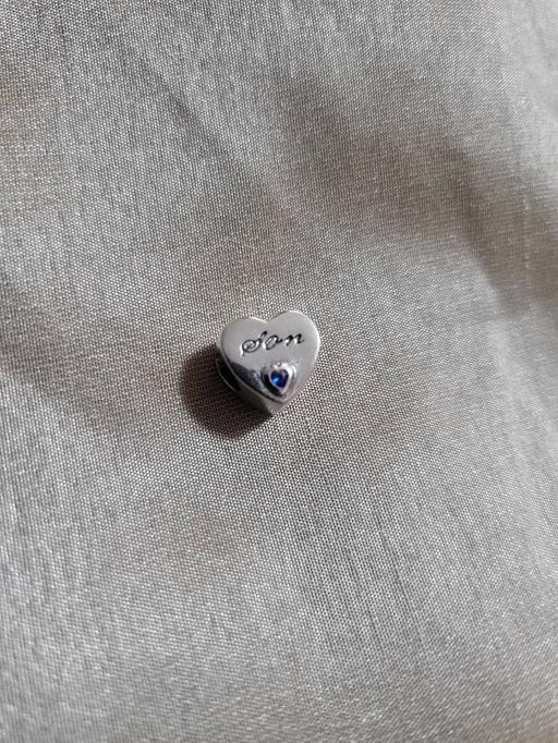  — Son charm.  S925