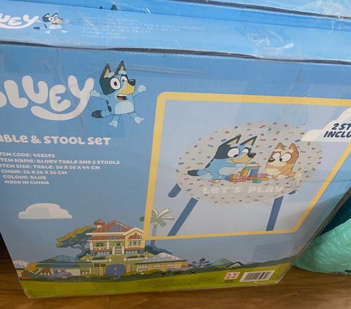  — Bluey table and stools set
