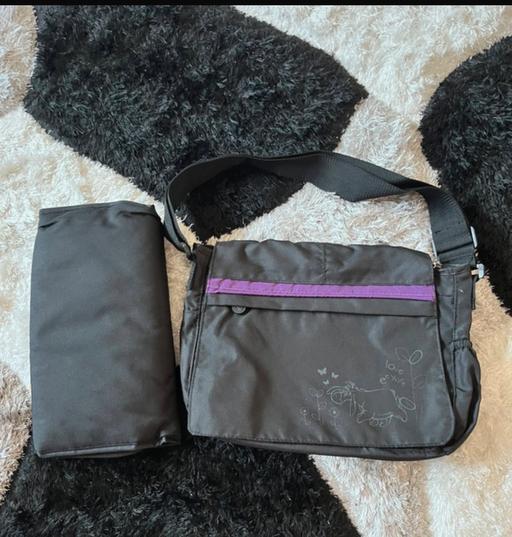  — Eeyore changing bag comes with a changing mat