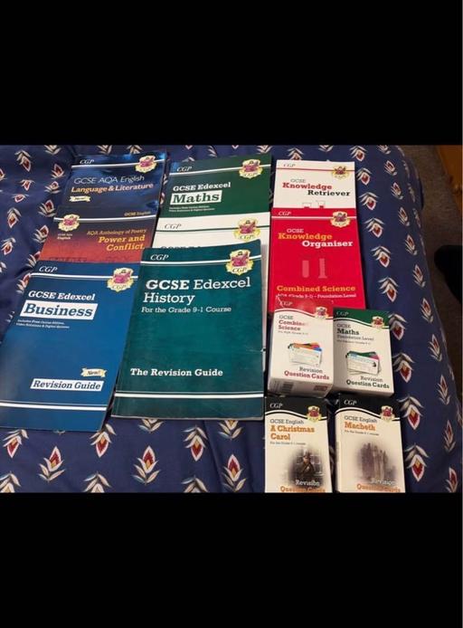  — GCSE BOOKS N FLASH CARD BUNDLE