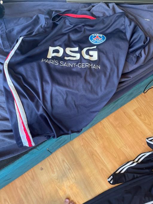  — Old mbappe psg shirt