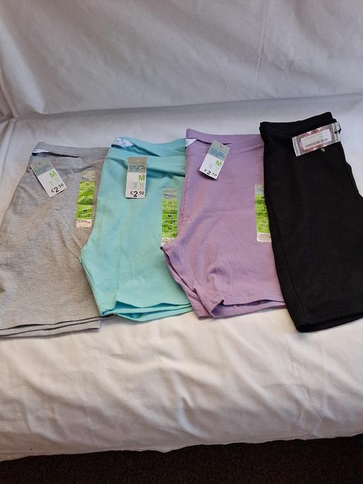  — 4 pairs of ladies/ girls summer shorts BNWT.