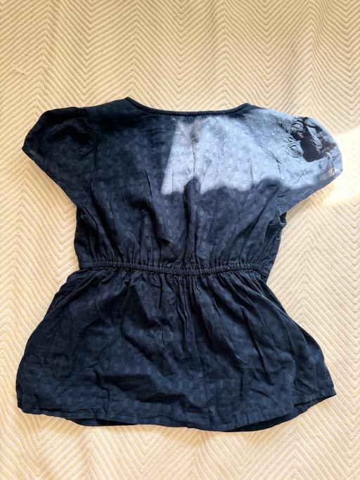  — navy hollister top
