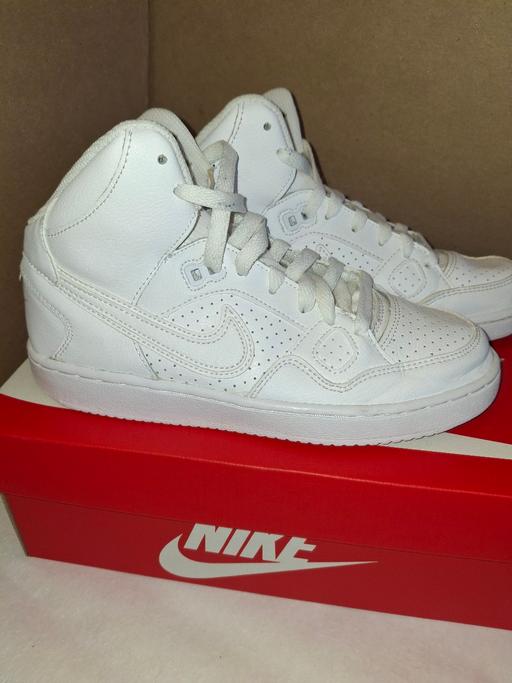  — Boys Nike Air Force High Top Trainers. uk 4.
