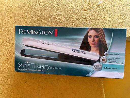  — Remington shine therapy hair straightener NEW