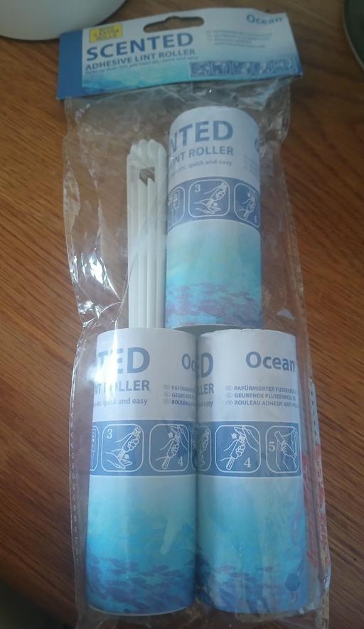  — lint Roller )