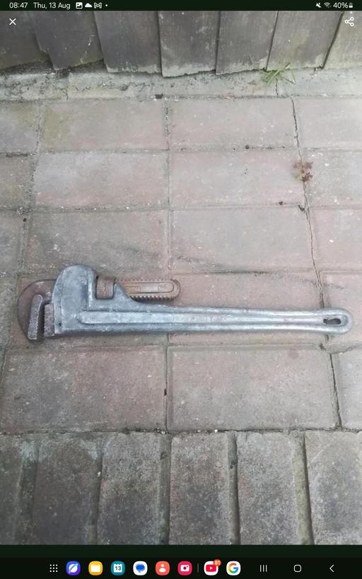  — Alloy adjustable