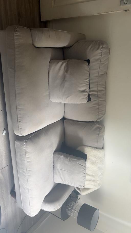  — 2 seats sofa