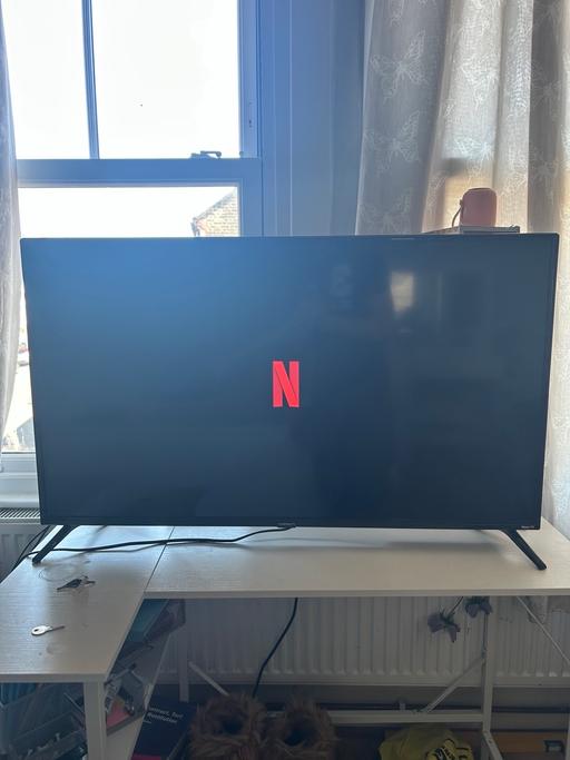  — VELTECH Roku Tv  40” inch