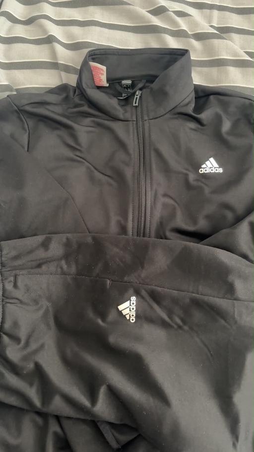  — Adidas boys tracksuit 15-16 as new