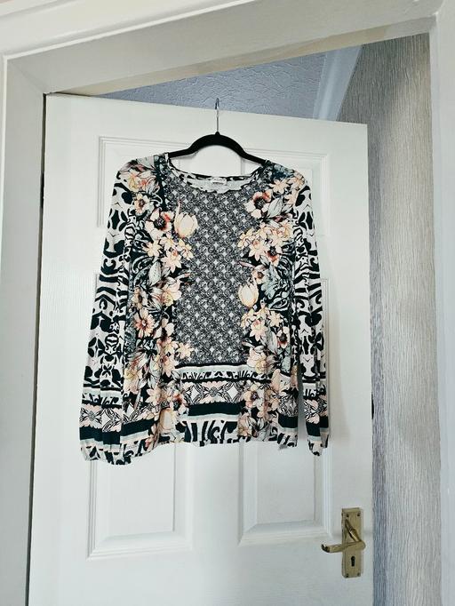  — Gerry Weber top, size 12