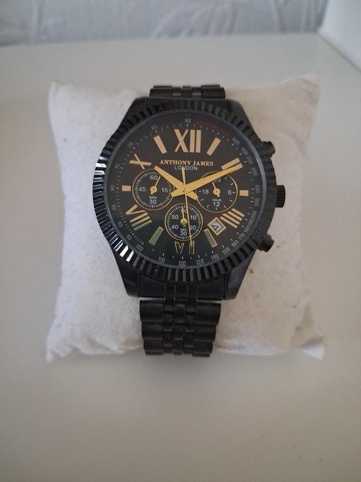  — Men's watch