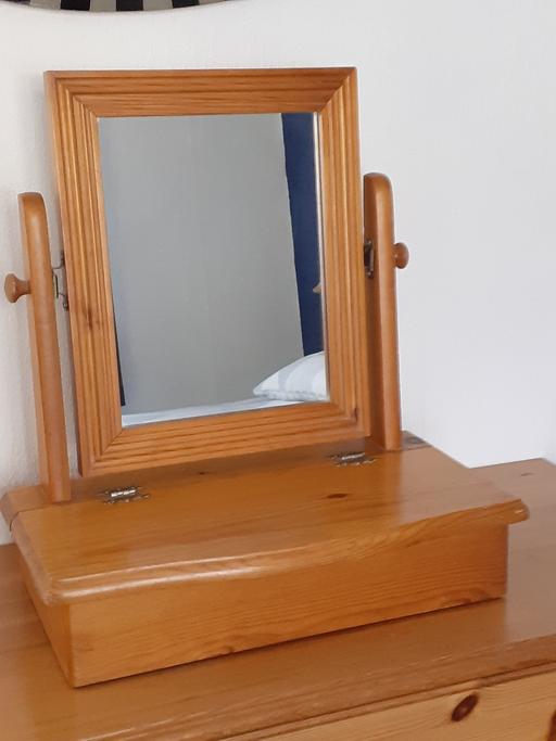  — Small Table Top Mirror(LU33BY)