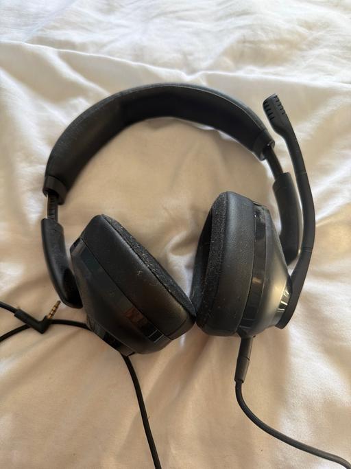  — Gaming Headphones