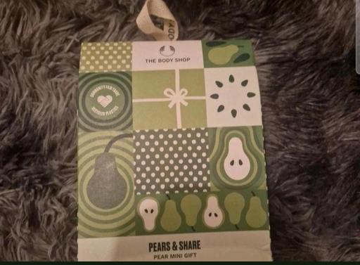  — Pear Mini Gift