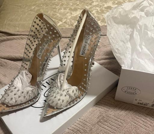  — Steve Madden - designer heels worn once