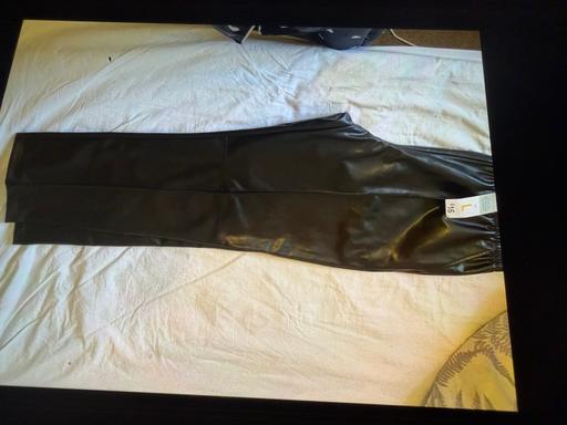  — Black women leather paints