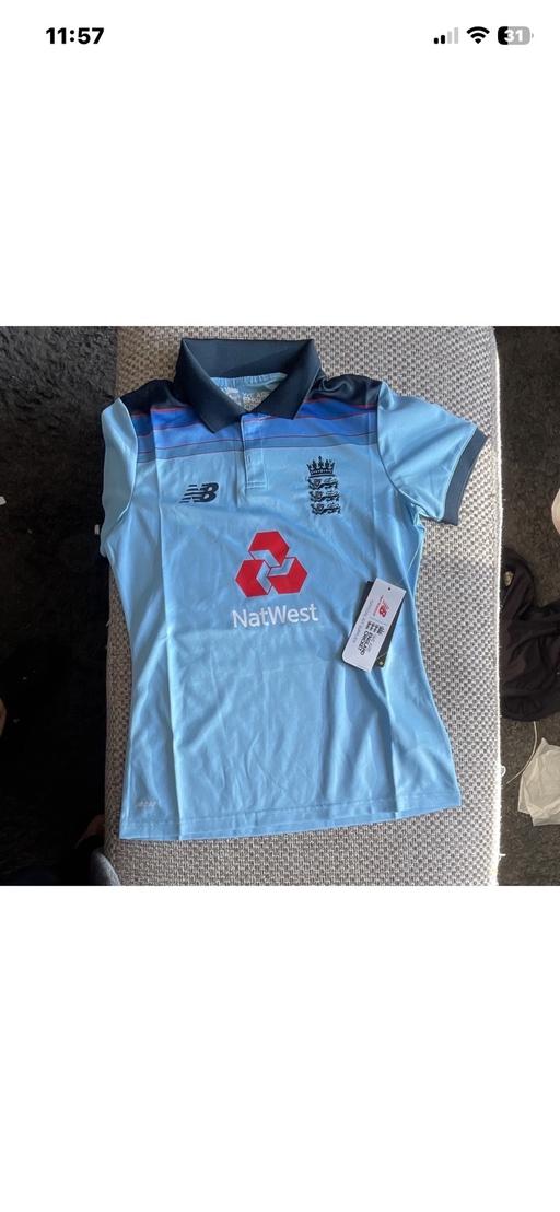  — England cricket t shirt size xs