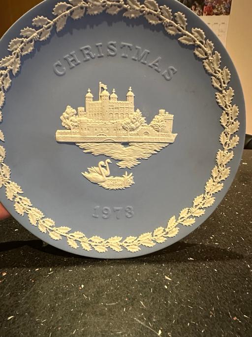  — Wedgwood Tower of London display plate