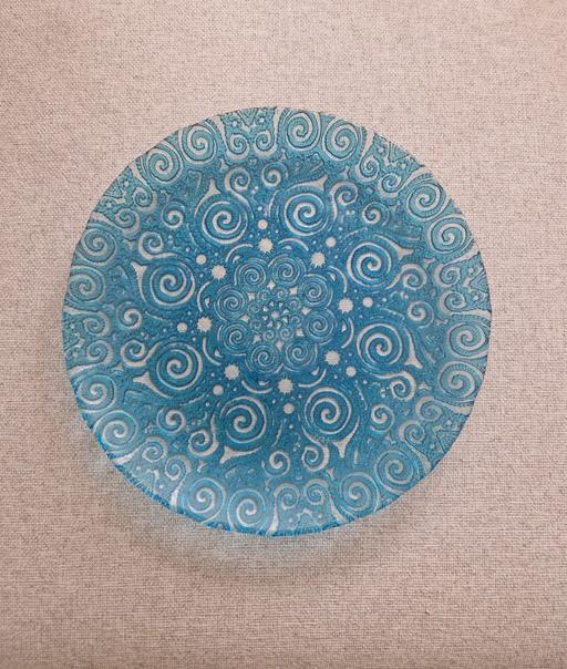  — decorative blue plate