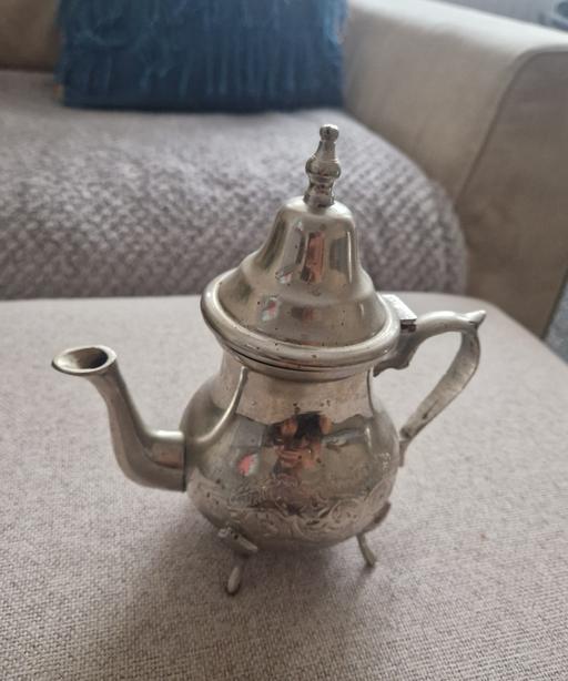  — Elegant vintage silver teapot
