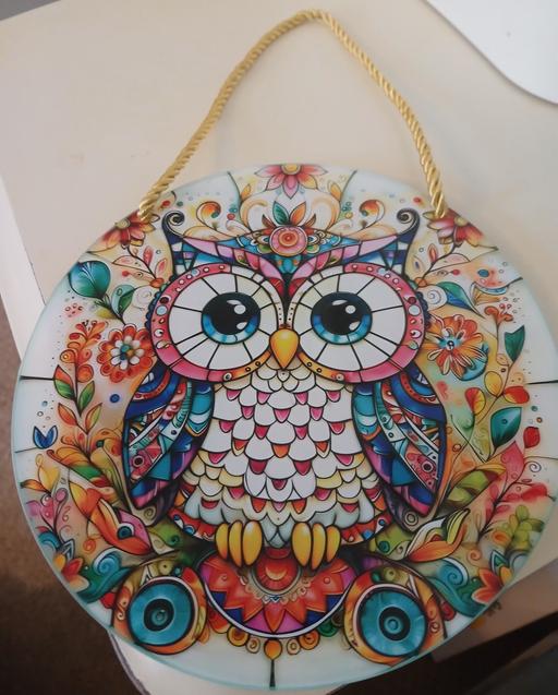  — Hanging Plaque)