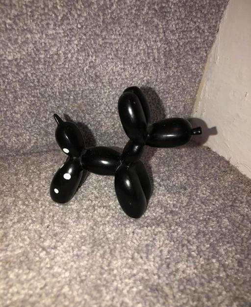 — Balloon dog ornament