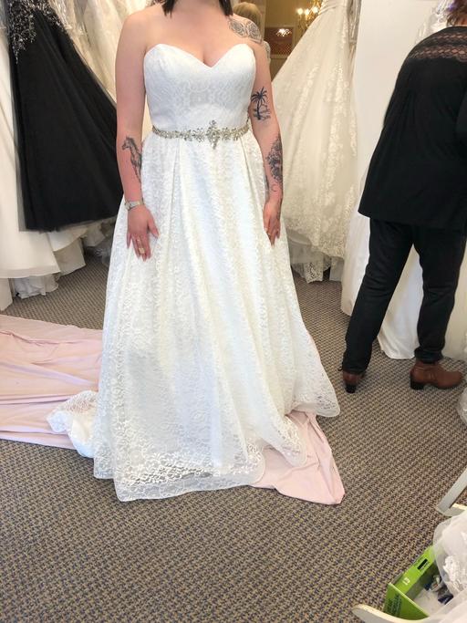  — NEVER USED Wedding dress