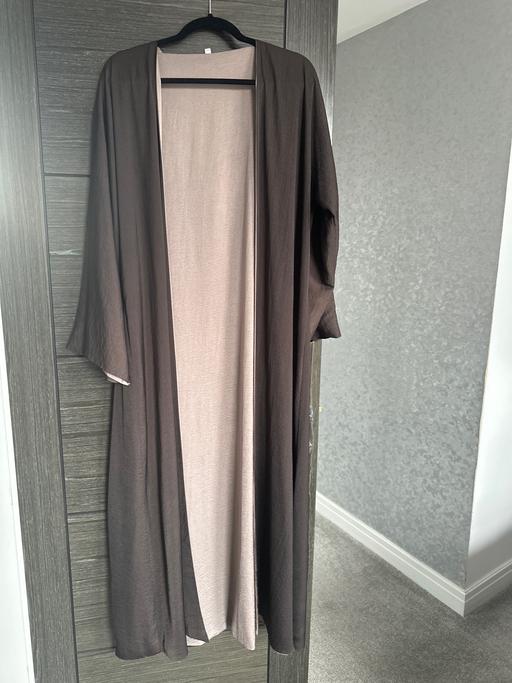  — Reversible kimono/abayah