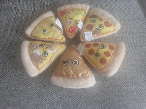  — Soft pizza play slices
